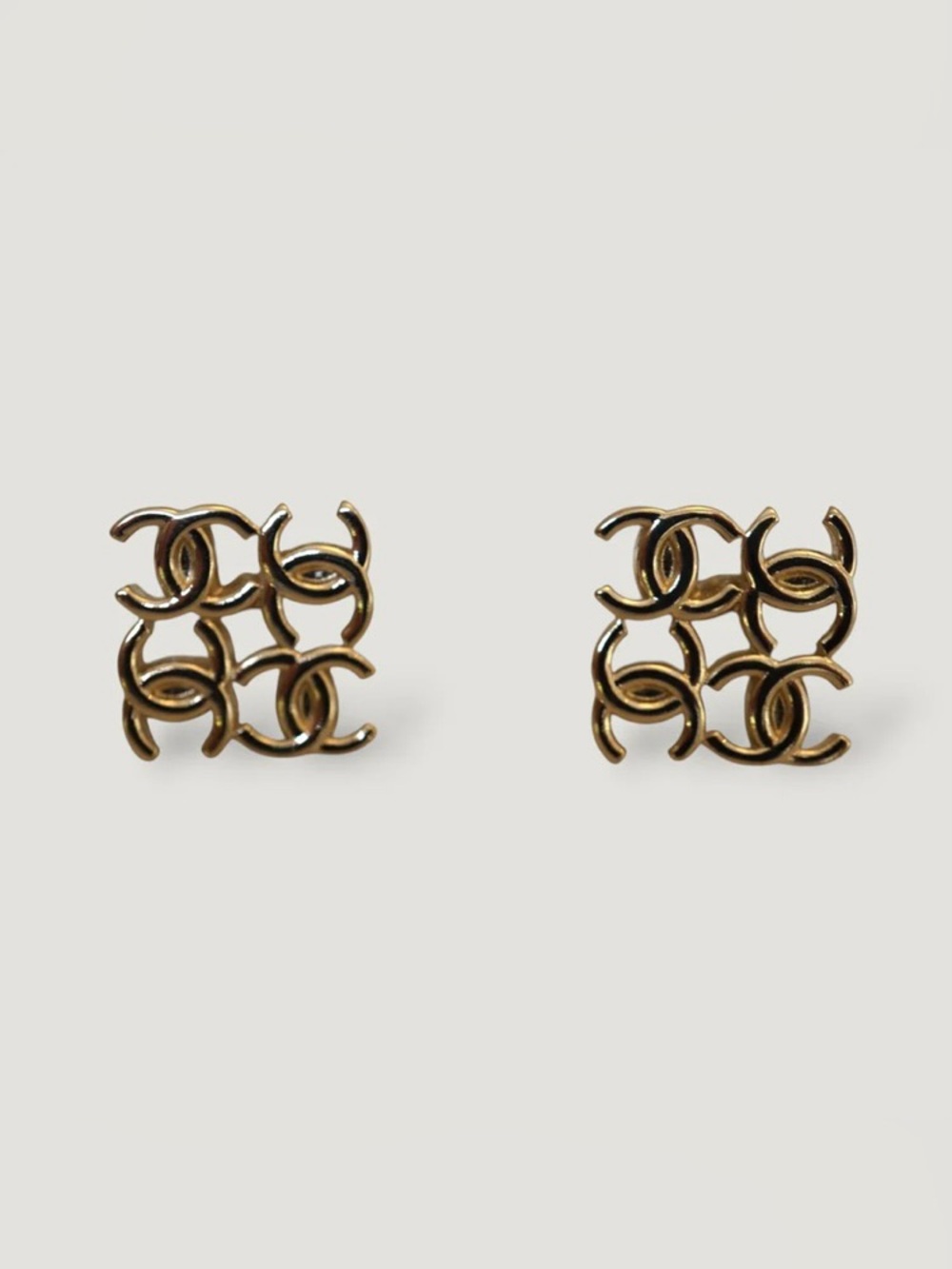 ChaneI. 4 Interlocking CC LOGO GOLD- TONE EARRING STUDS